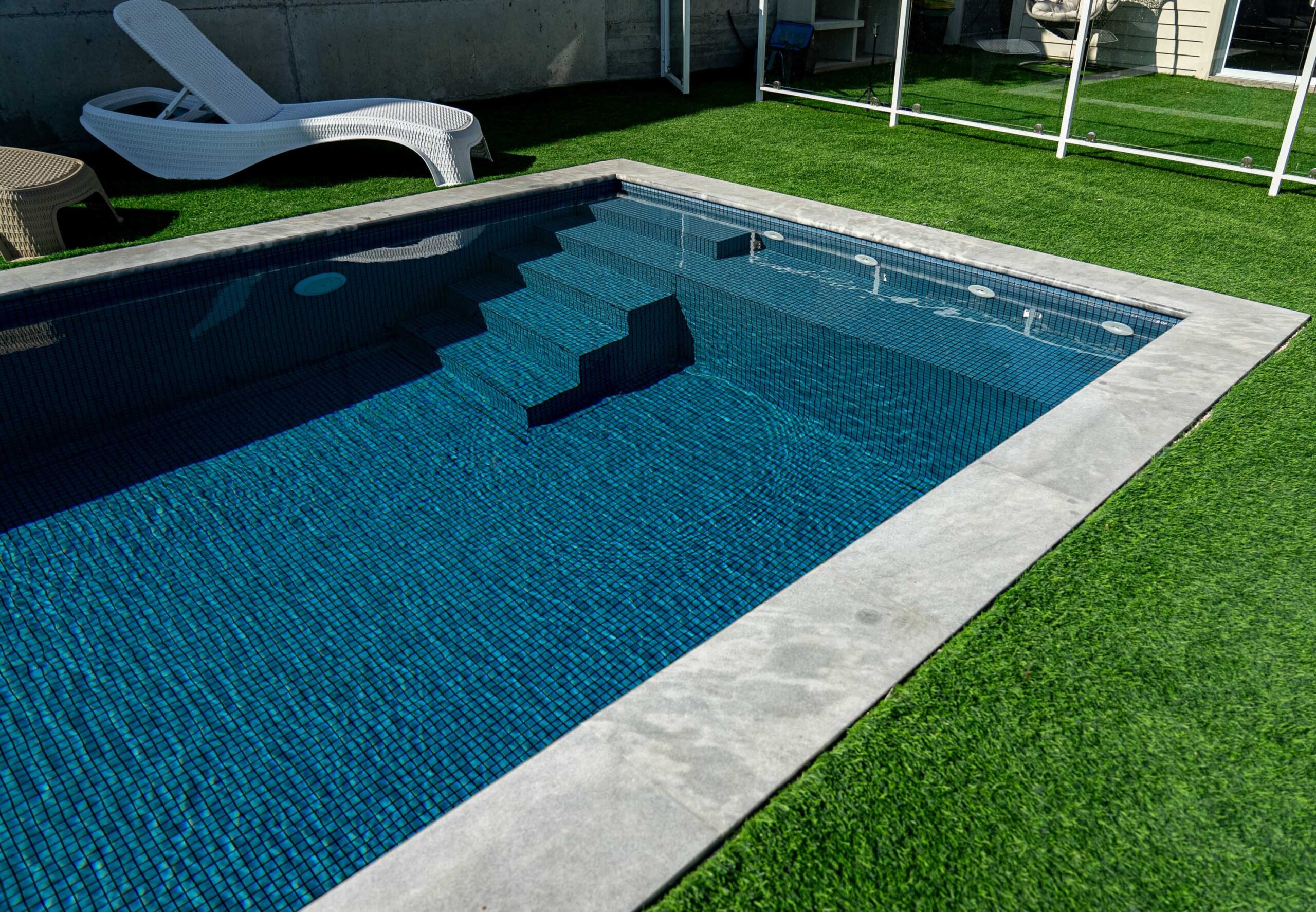 Пленка ПВХ для бассейна Haogenplast Matrix Blue Black Strip 3D мозаика